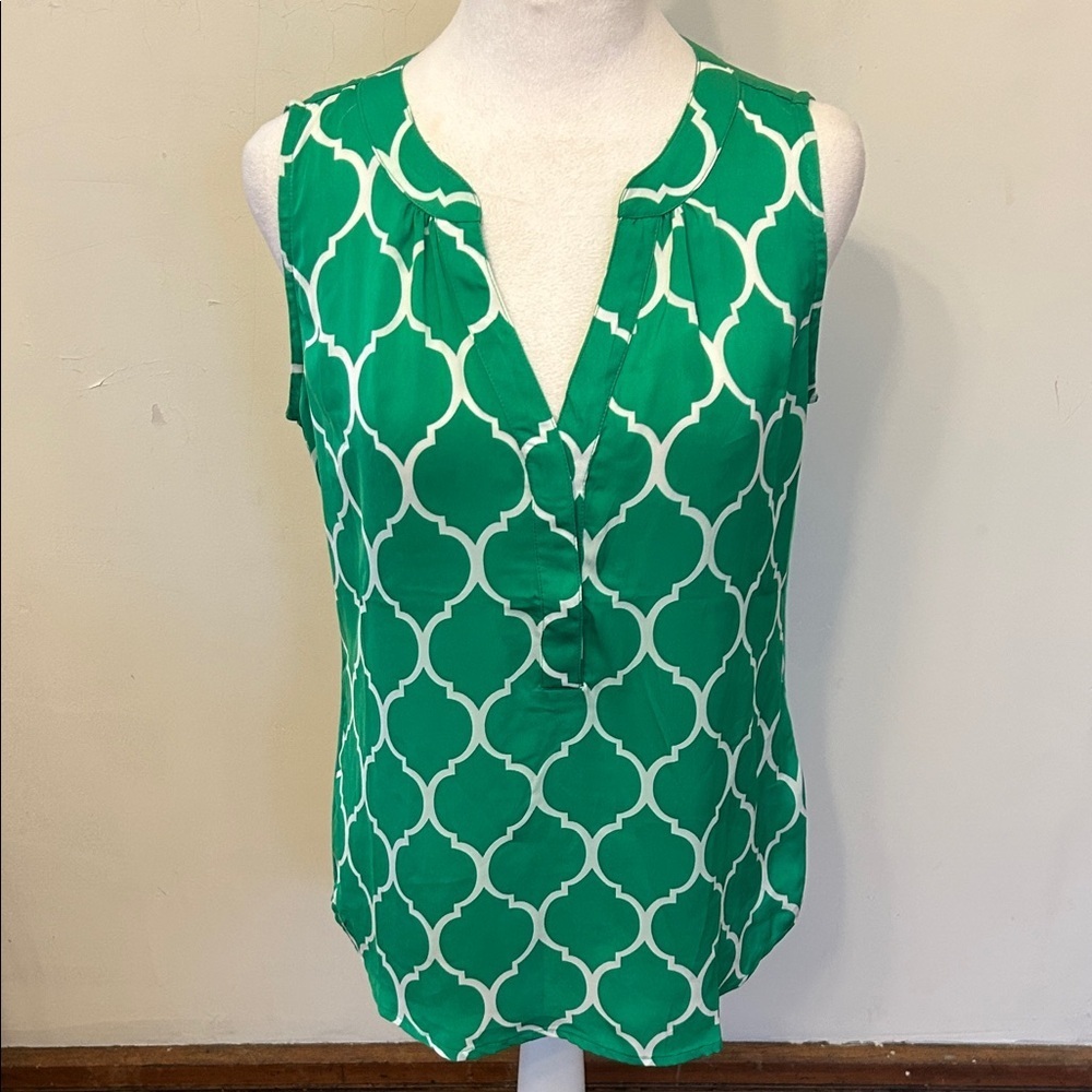 Hanna & Gracie Green Patterned Mixed media Sleeveless V-Neck Blouse Size M EUC
